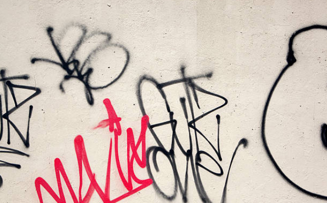 Effacement de Tags le pradet